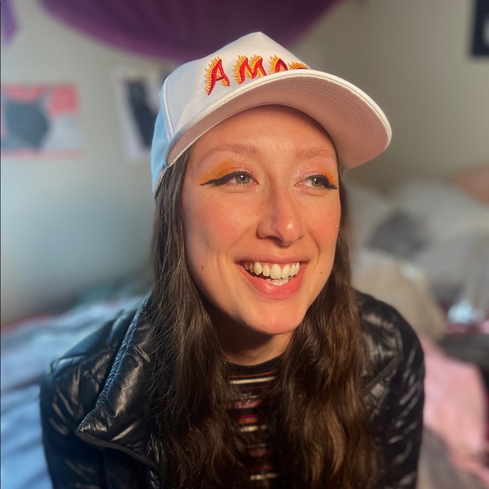 Meet your Posher, Cecilia